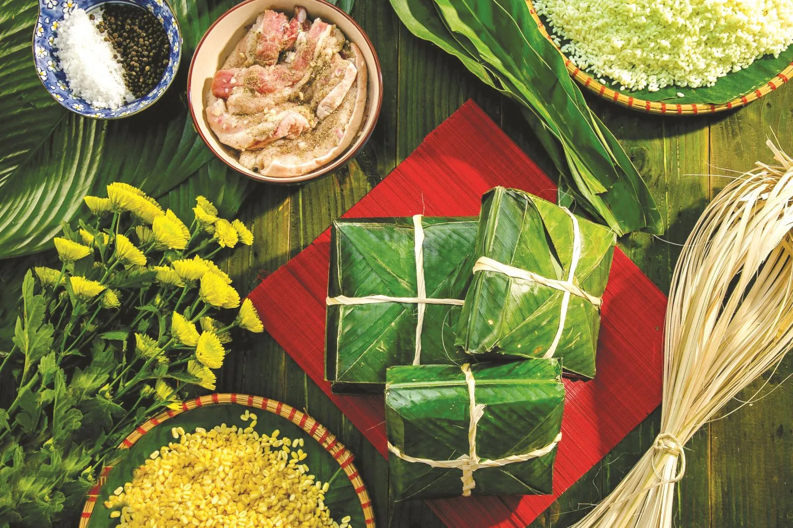 Bánh chưng xanh mướt, tượng trưng cho sự sum vầy trong ngày Tết