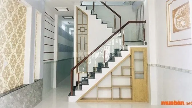 Xem xét tình trạng ngôi nhà trước khi mua